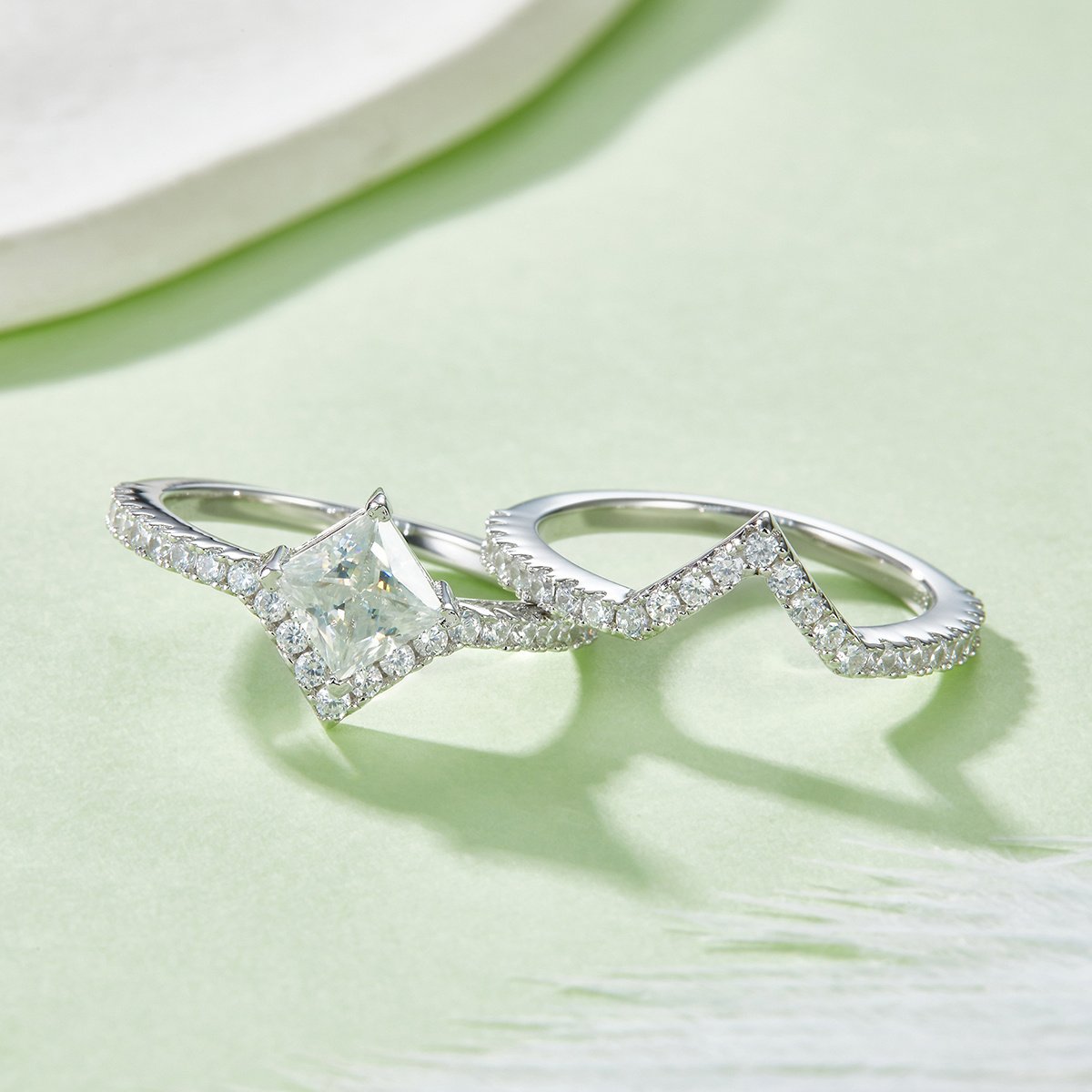 Parure de bague de fiançailles et alliance en argent S925 avec moissanite taille princesse (1 carat, couleur D, pureté VVS1) et certificat GRA ; tailles US 5 à 9. - Image 2