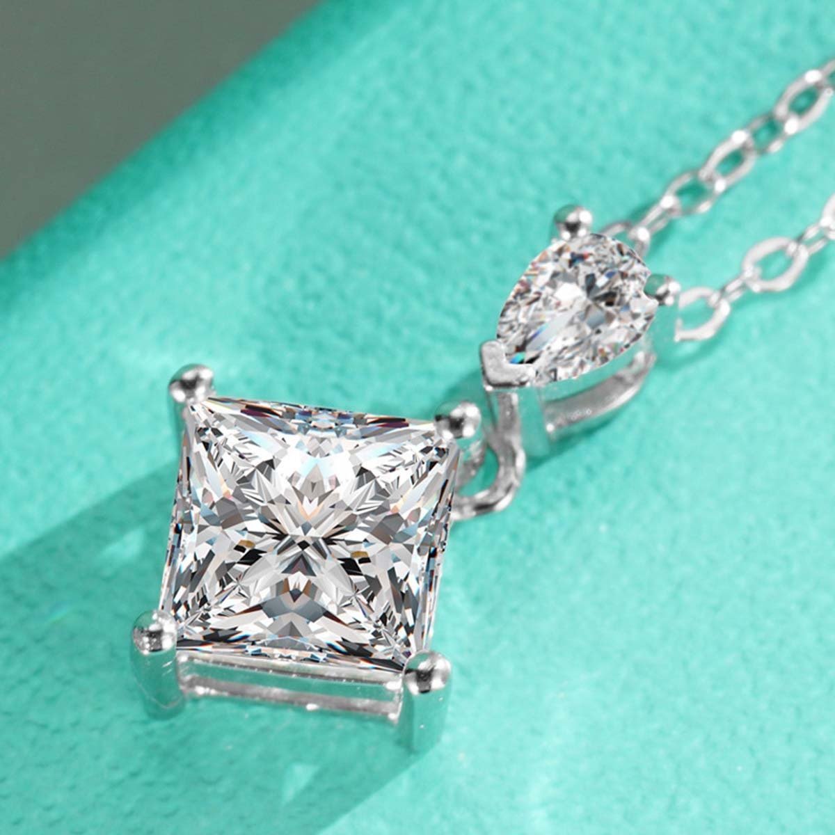 Collier en argent sterling S925 avec deux pierres (tailles princesse et poire), pendentif en moissanite 1 ct (qualité D-VVS1), chaîne plaquée platine (40 et 45 cm), certifié GRA, livré en coffret cadeau (bijou pour femme) - Image 4