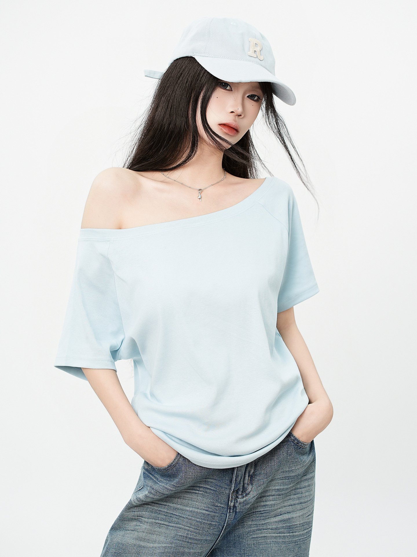 T-shirt sans manches pour femme à encolure asymétrique et coupe ample - Image 11