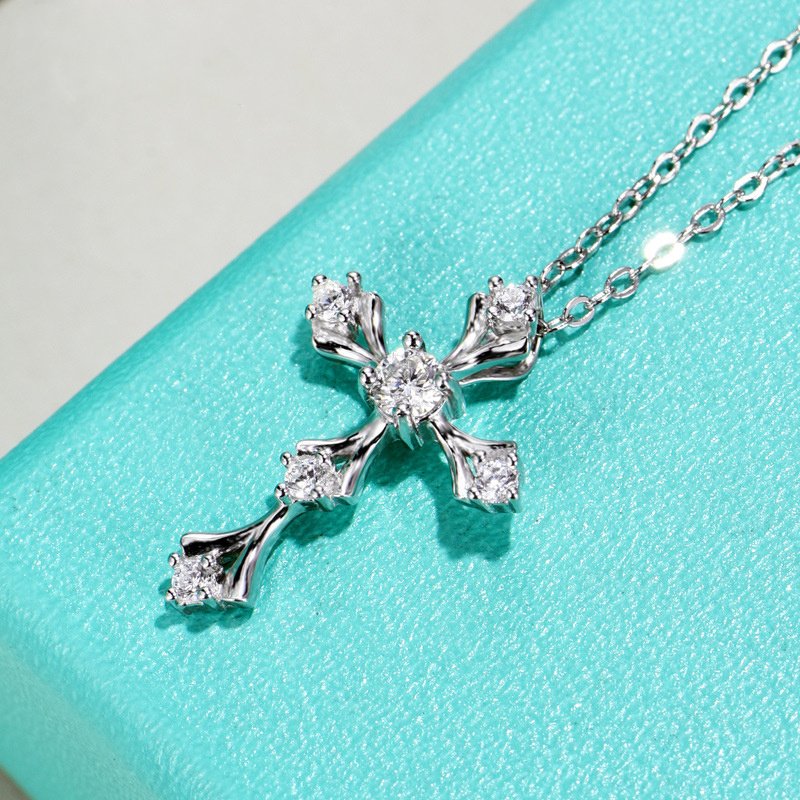 Collier croix en argent sterling S925 et moissanite, pendentif de 3,5 mm (qualité D-VVS1), chaîne plaquée platine (40 et 45 cm), poids de 1,7 g, certificat GRA et coffret cadeau inclus. - Image 3